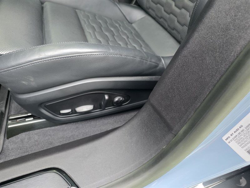 Used 2023 Audi e-tron GT Prestige AWD/4WD image 33