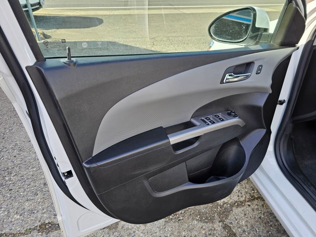 Used 2019 Chevrolet Sonic Premier image 24