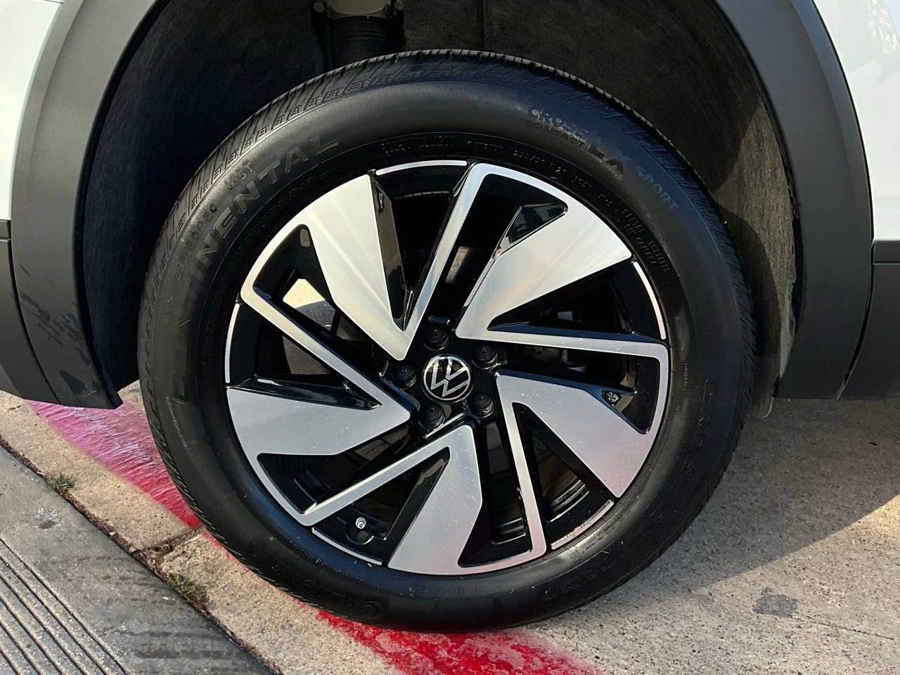 Used 2025 Volkswagen Atlas SE image 9