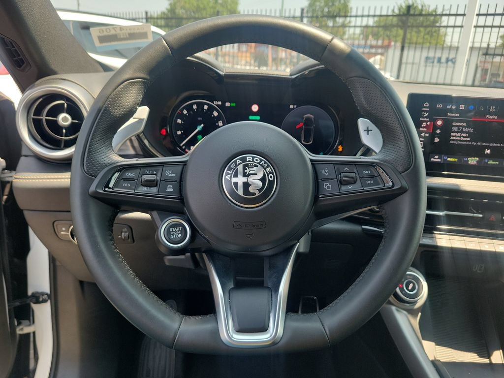 Used 2025 Alfa Romeo Tonale w/ Premium Package AWD/4WD image 22