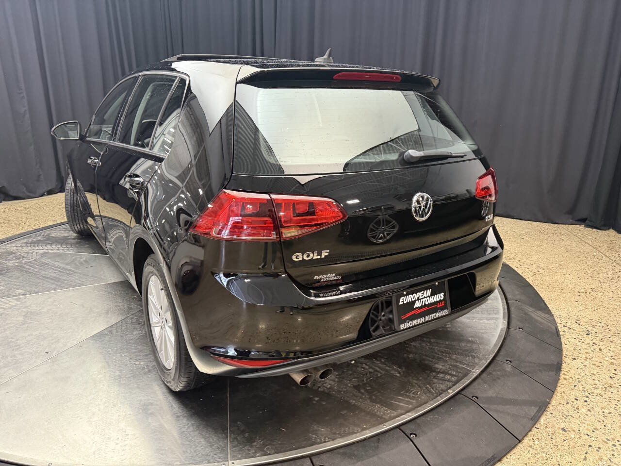 Used 2015 Volkswagen Golf SE image 7