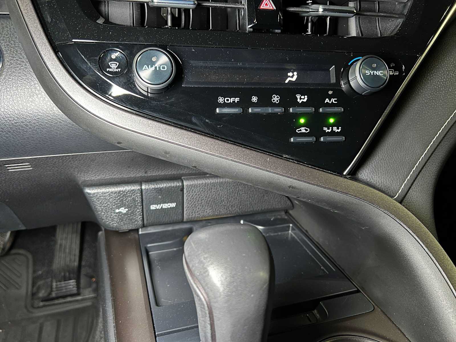 Used 2022 Toyota Camry SE w/ Audio Upgrade Package FWD image 35