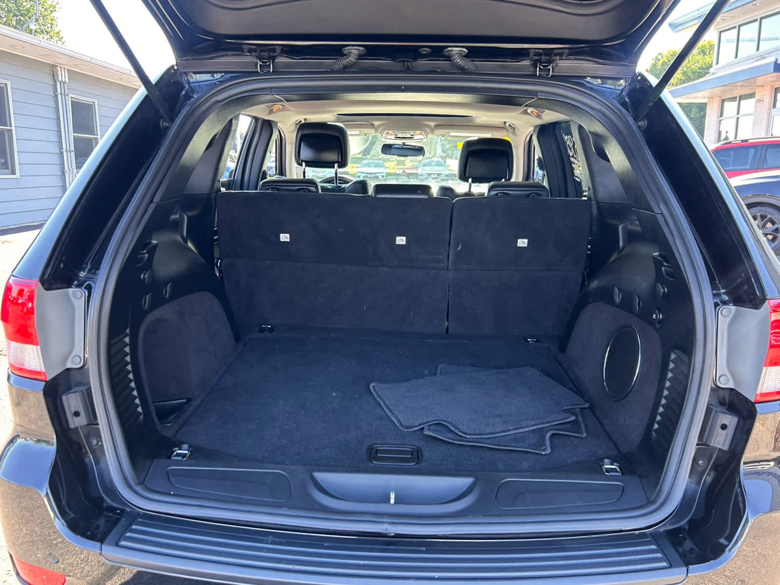 Used 2013 Jeep Grand Cherokee Laredo AWD/4WD image 24