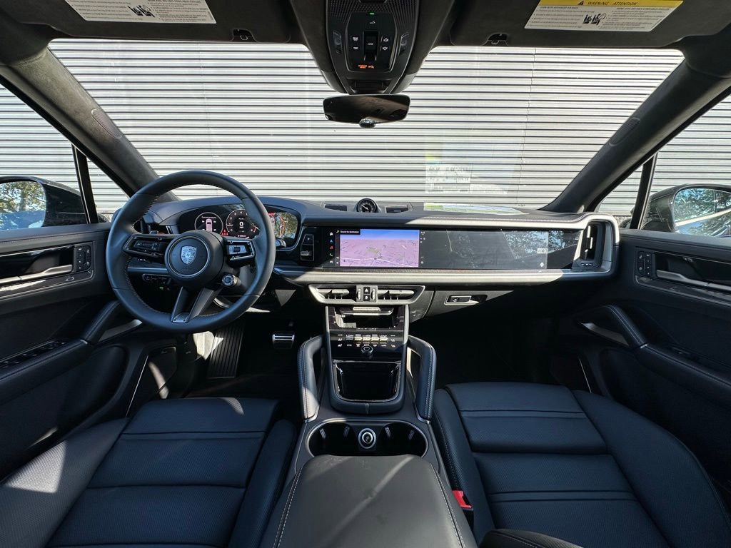 Used 2025 Porsche Cayenne Turbo image 6