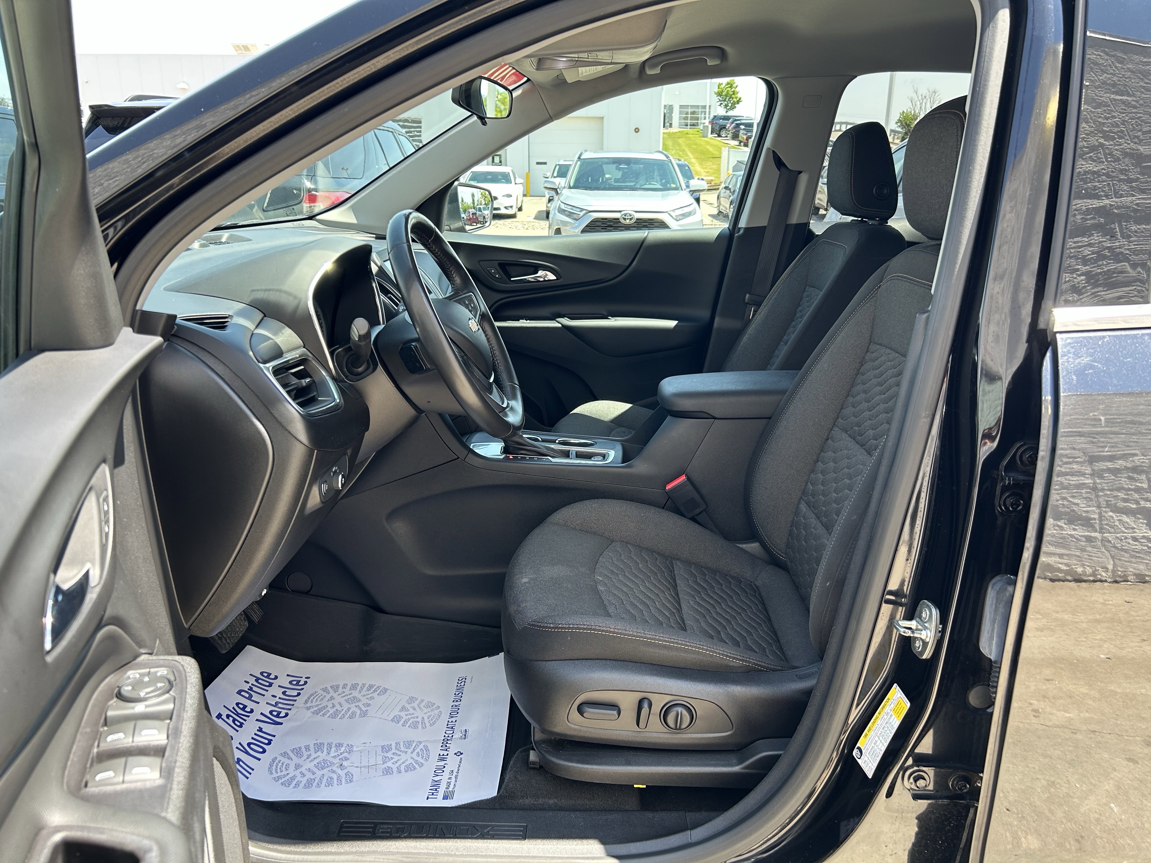 Used 2018 Chevrolet Equinox LT FWD image 13