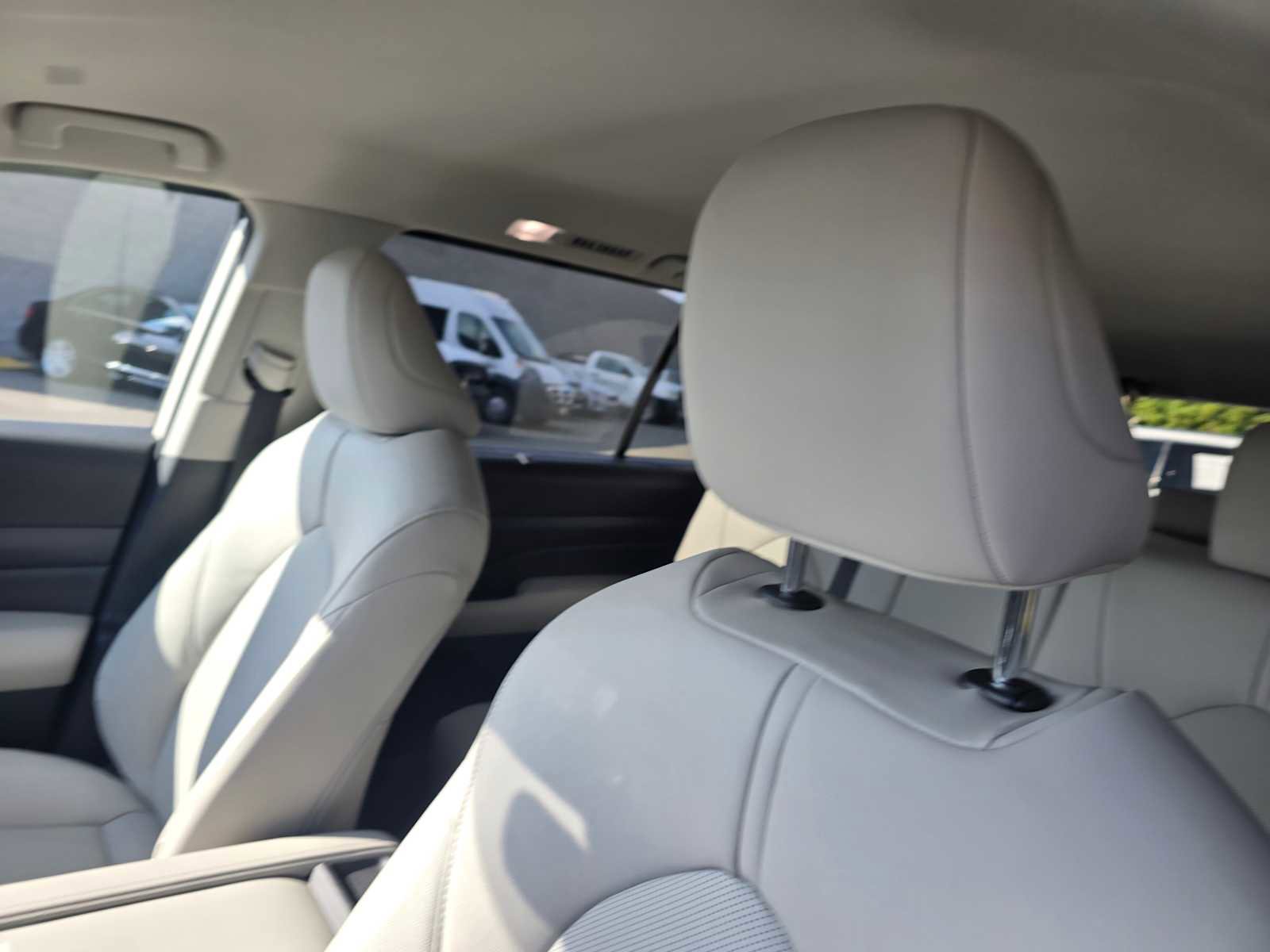 Used 2024 Toyota Grand Highlander XLE image 25