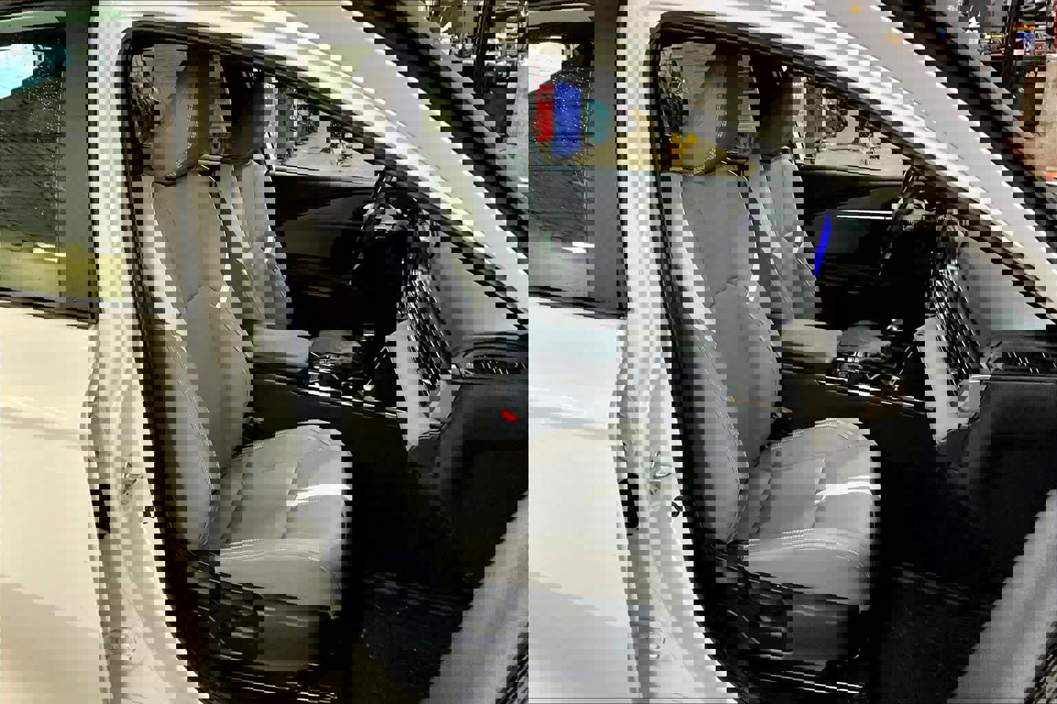 Certified 2025 Toyota Camry SE image 8