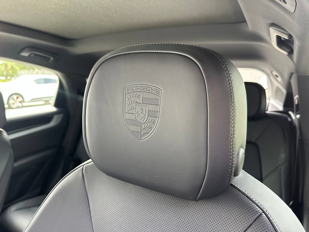 New 2026 Porsche Cayenne Coupe AWD/4WD image 22