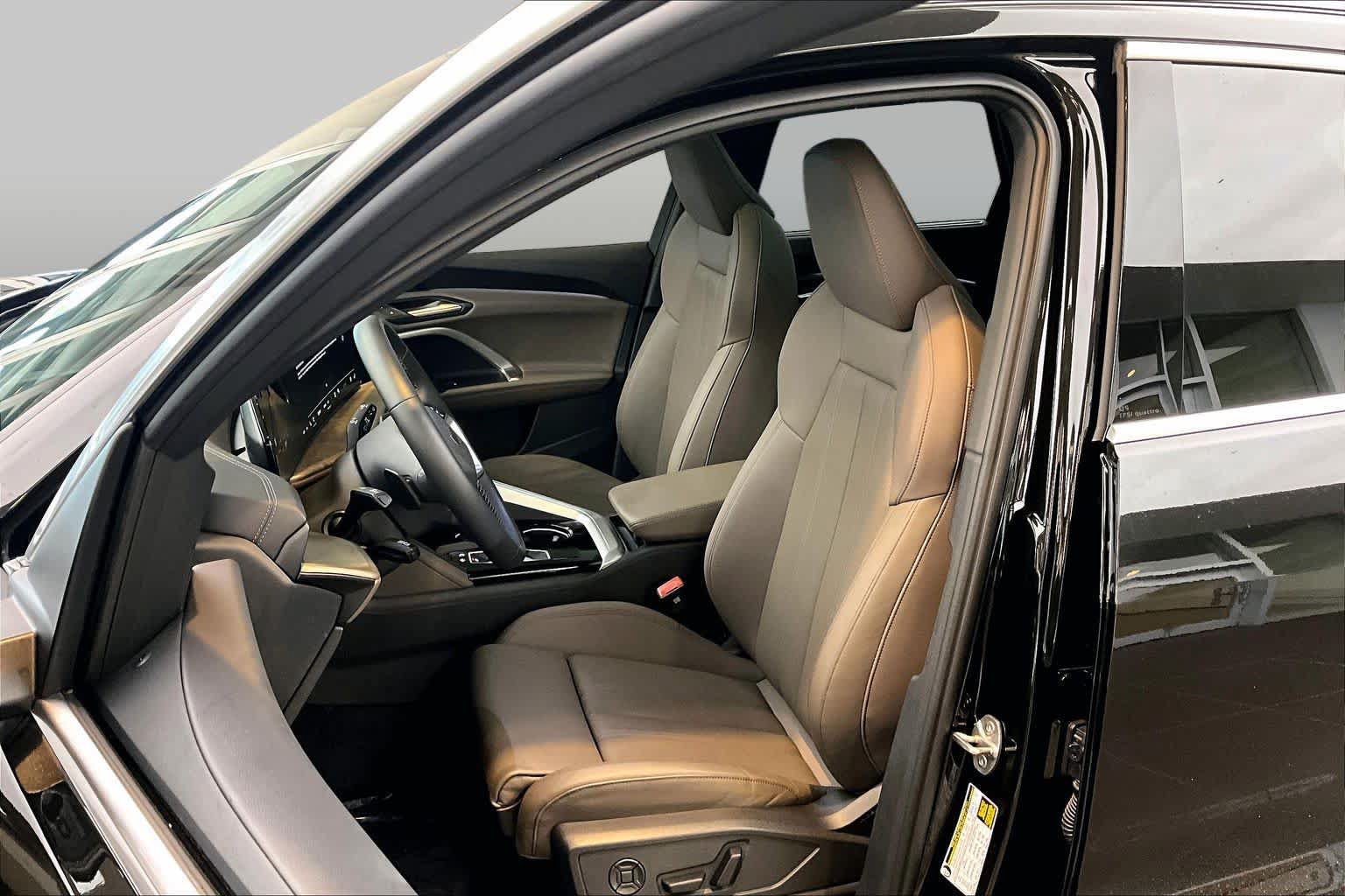 Certified 2025 Audi Q5 Premium AWD/4WD image 8