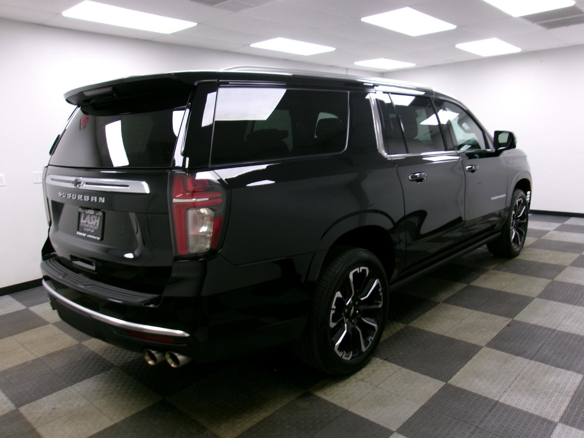 Used 2023 Chevrolet Suburban High Country AWD/4WD image 14
