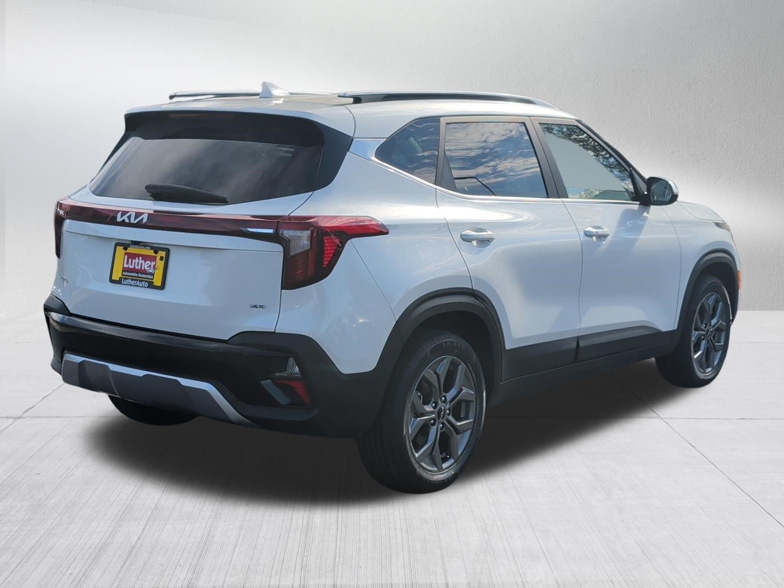 Used 2024 Kia Seltos S AWD/4WD image 7