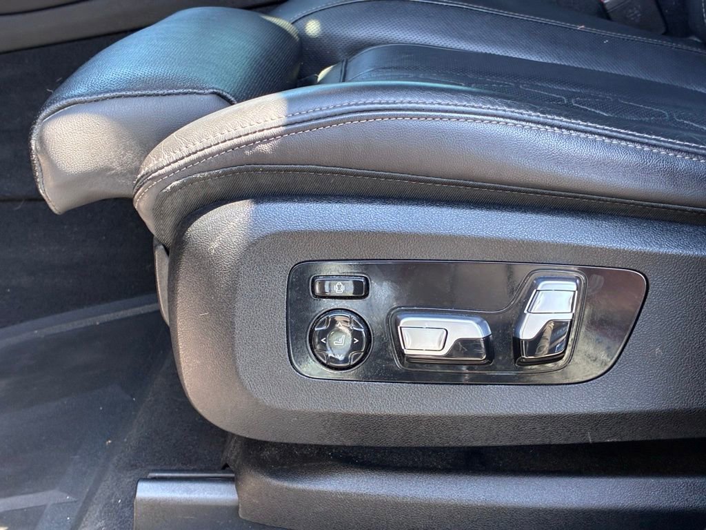 Used 2023 BMW X6 M50i w/ Executive Package AWD/4WD image 22