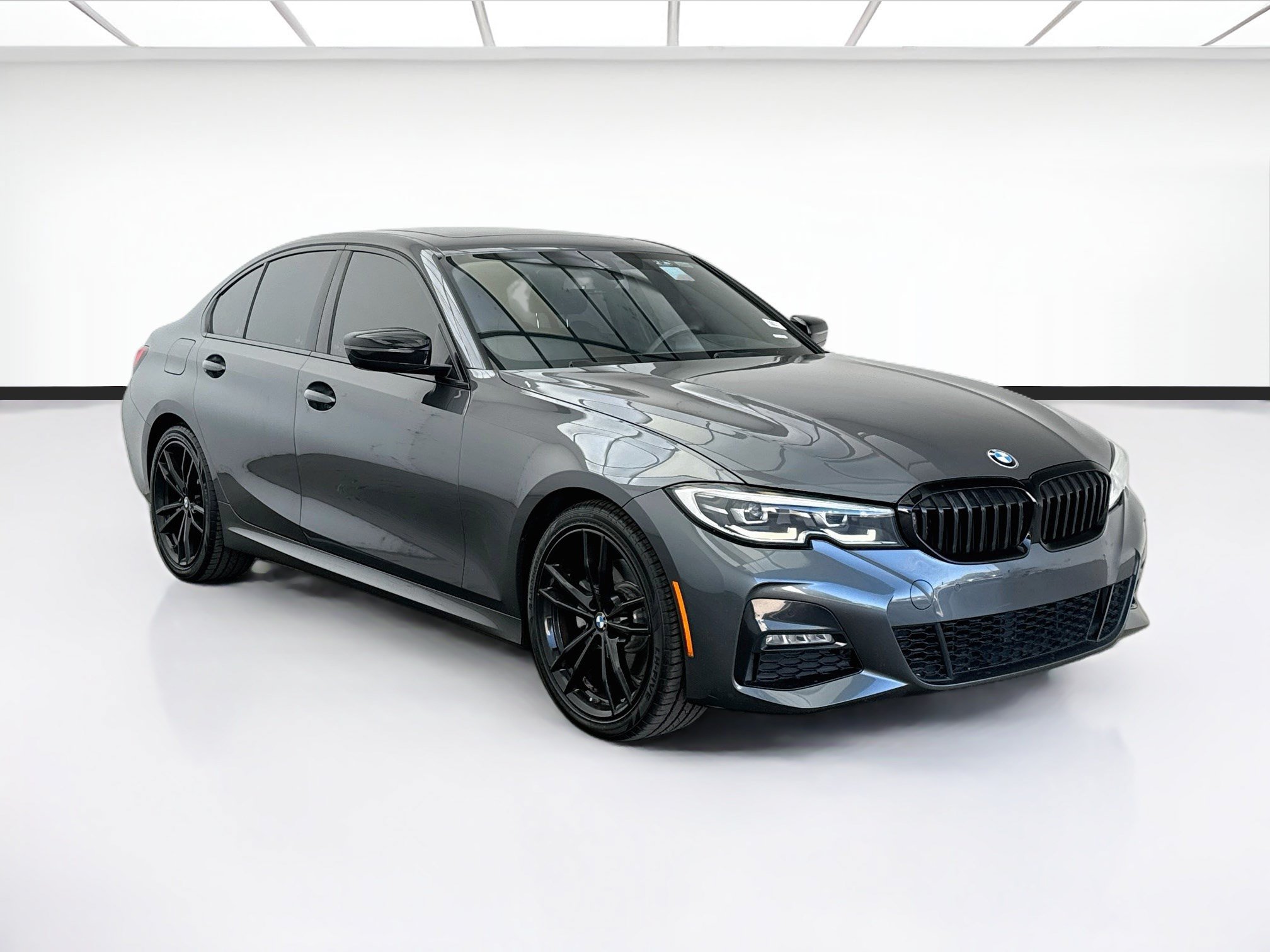 Used 2021 BMW 330e w/ M Sport Package RWD image 3