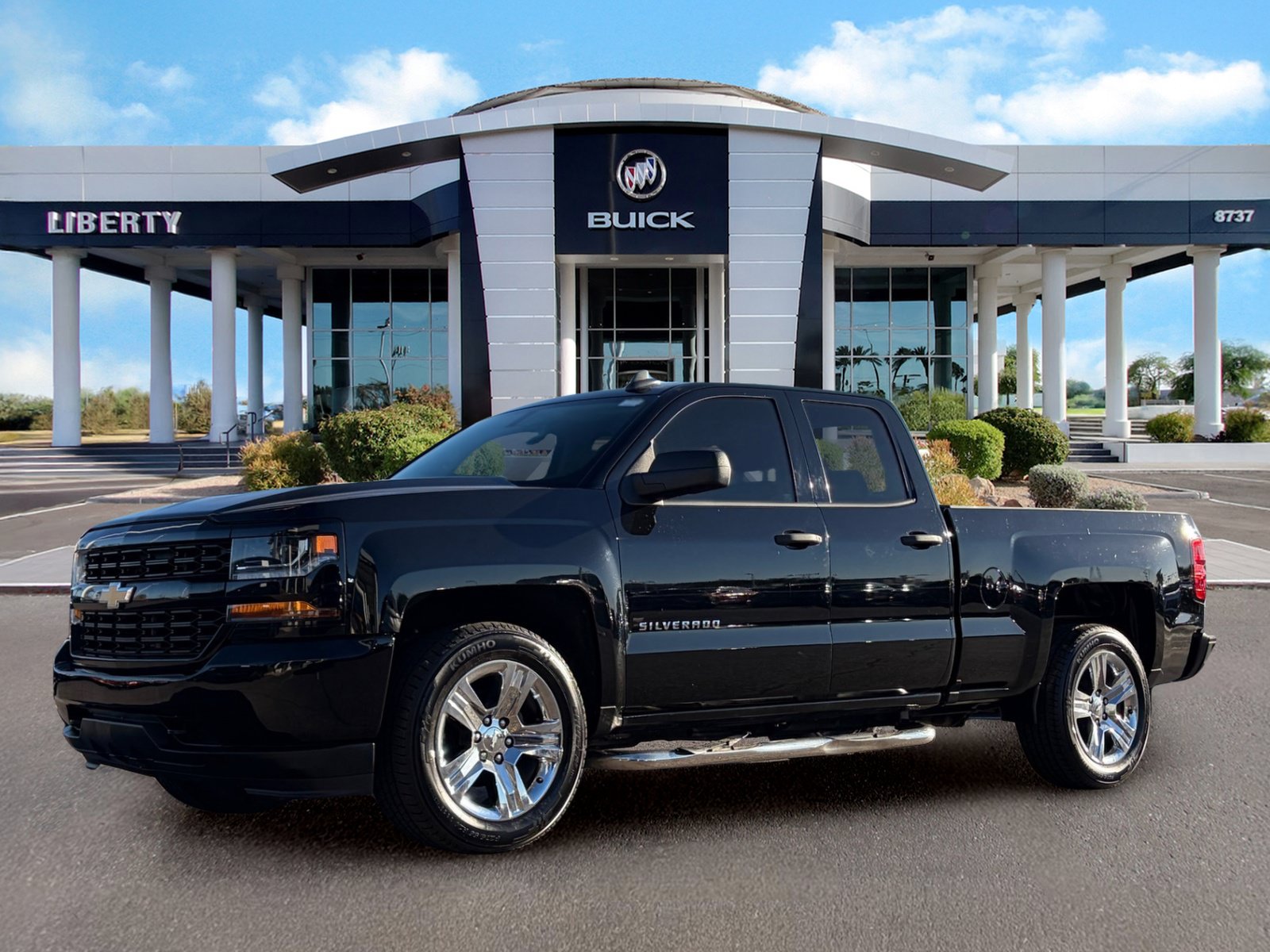 Used 2018 Chevrolet Silverado 1500 Custom w/ Custom Convenience Package RWD image 5