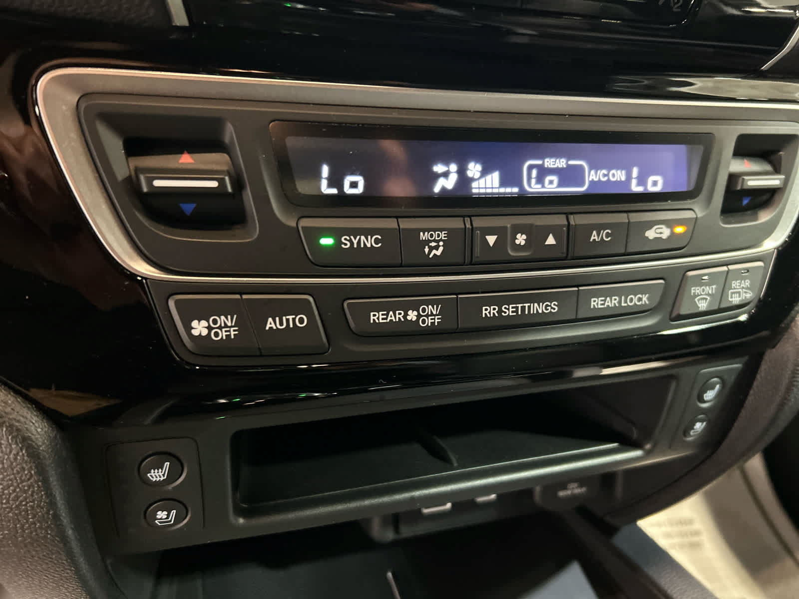 Used 2025 Honda Ridgeline Black Edition image 7