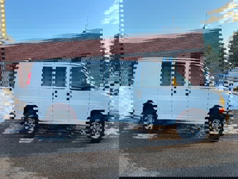 Used 2013 Chevrolet Express 3500 image 6