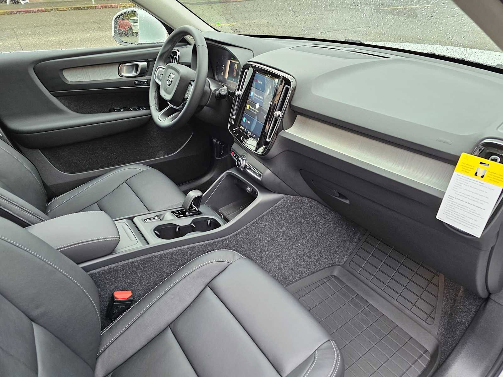 New 2025 Volvo XC40 B5 Core w/ Protection Package Premier image 12