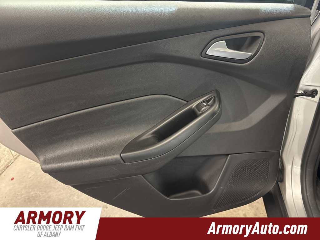 Used 2017 Ford Focus SE w/ Cold Weather Package image 23