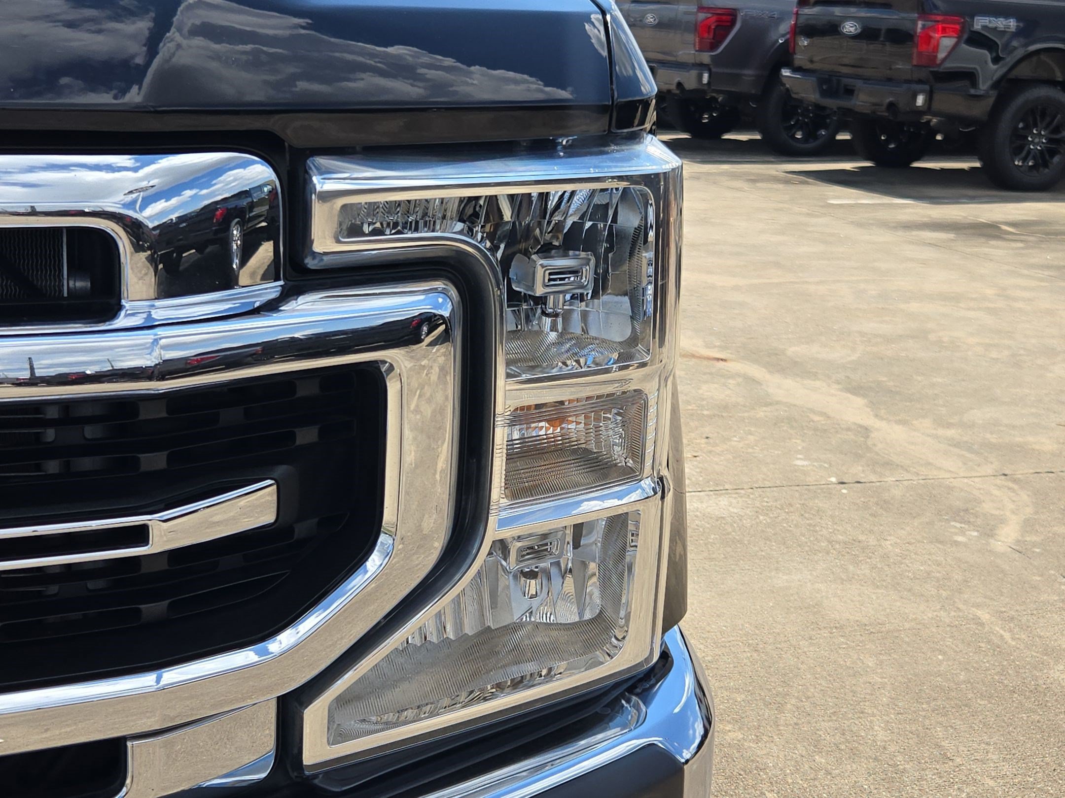 Used 2022 Ford F250 Lariat w/ Lariat Ultimate Package AWD/4WD image 11