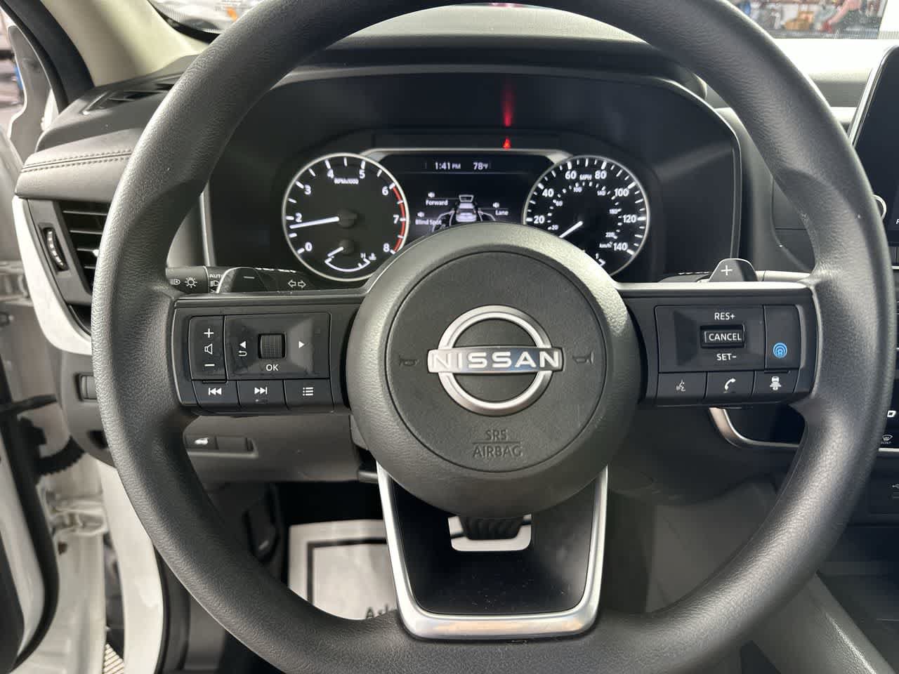Used 2024 Nissan Rogue SV AWD/4WD image 14
