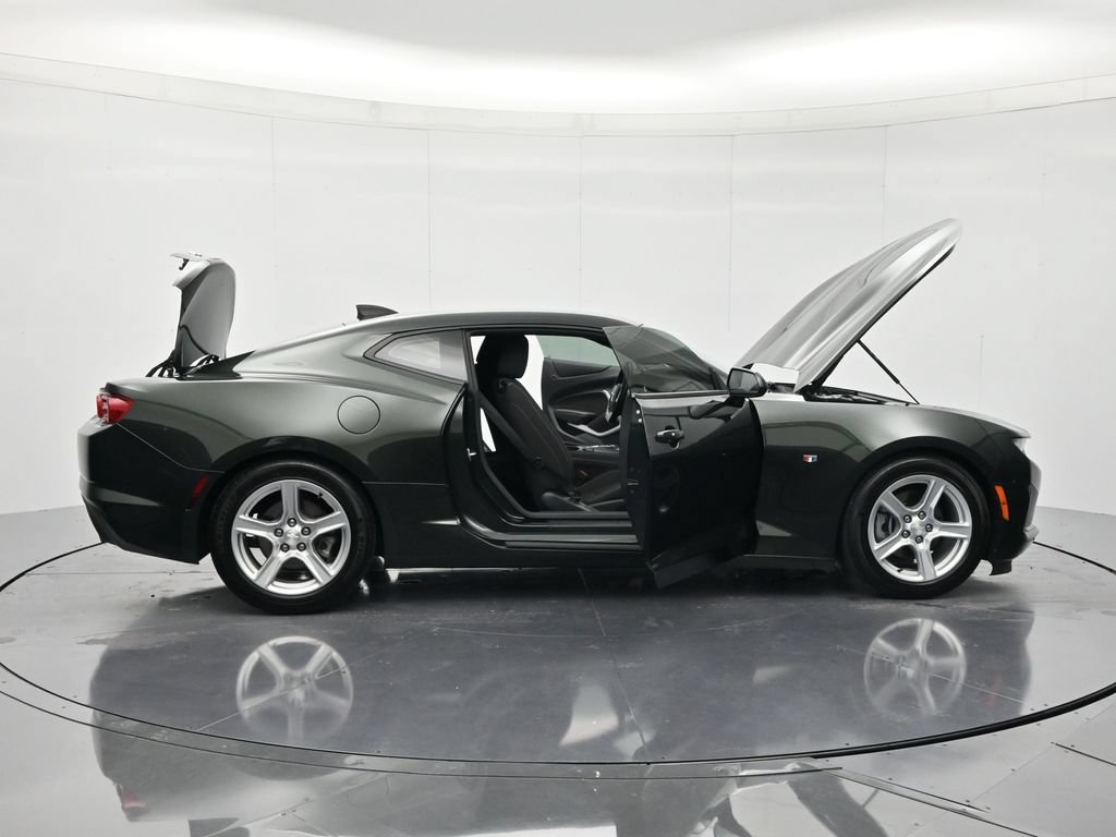 Used 2020 Chevrolet Camaro LT RWD image 43