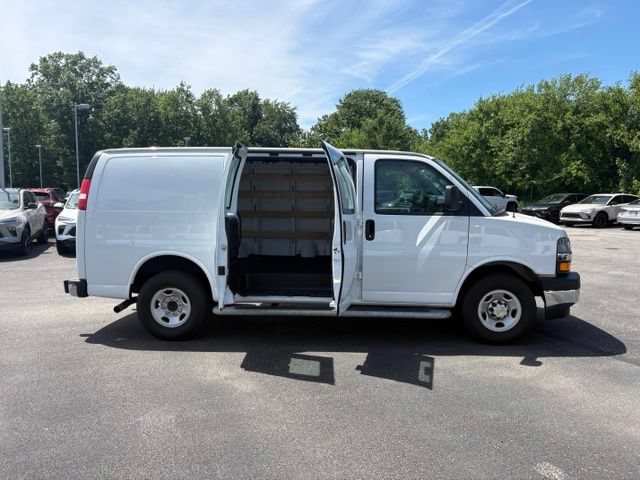 Used 2024 Chevrolet Express 2500 w/ Driver Convenience Package RWD image 10