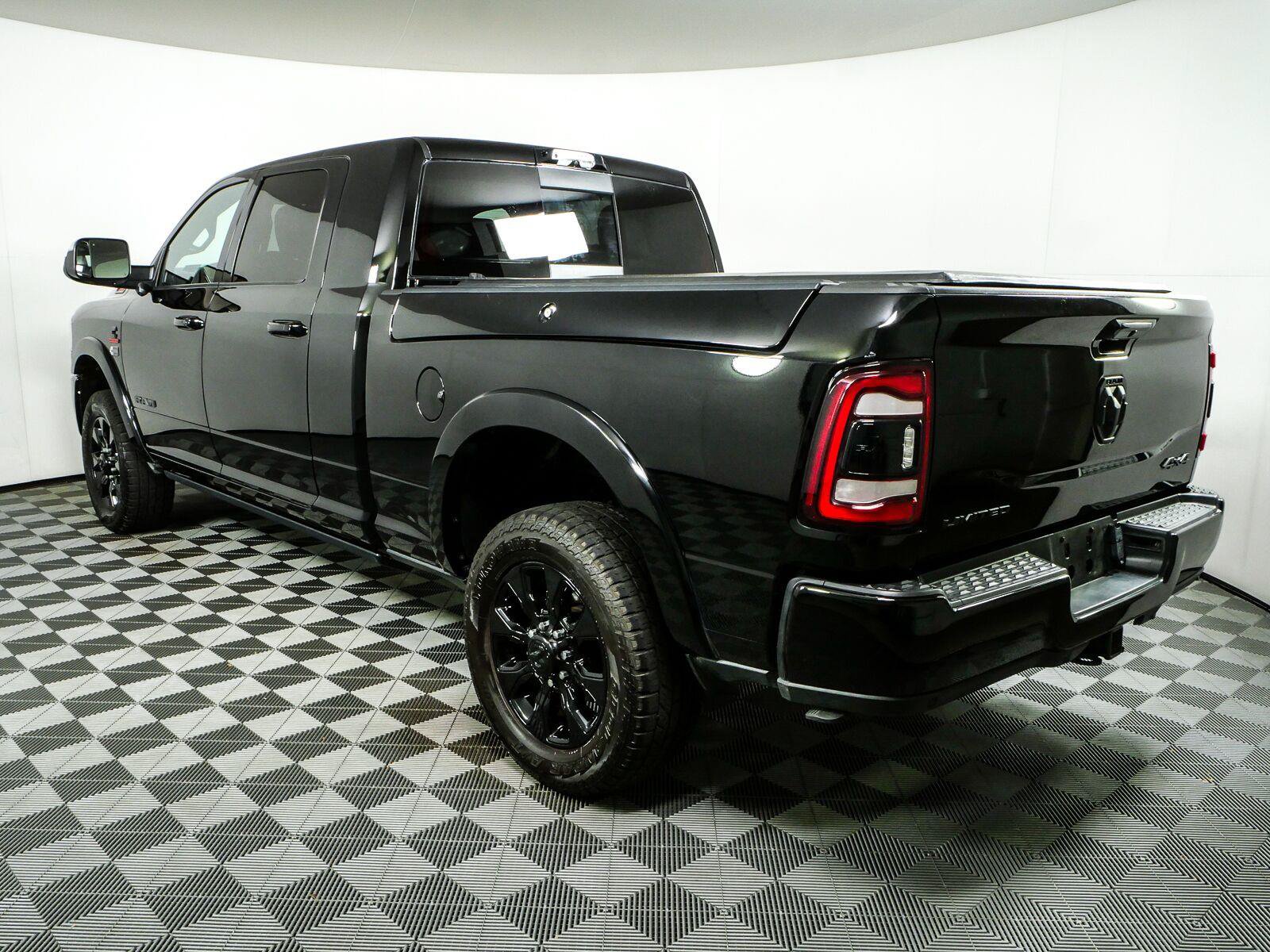 Used 2021 RAM 3500 Limited AWD/4WD image 3