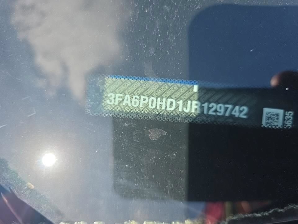 Used 2018 Ford Fusion SE FWD image 4