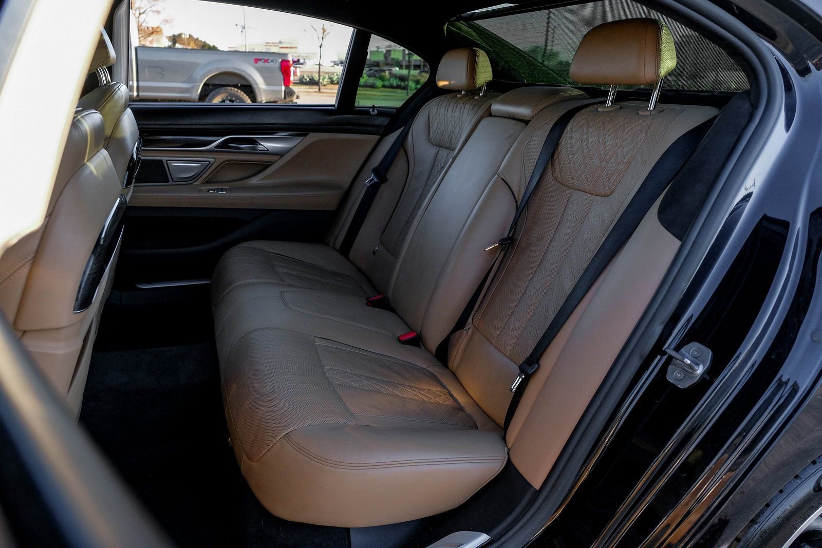 Used 2016 BMW 750i xDrive image 42