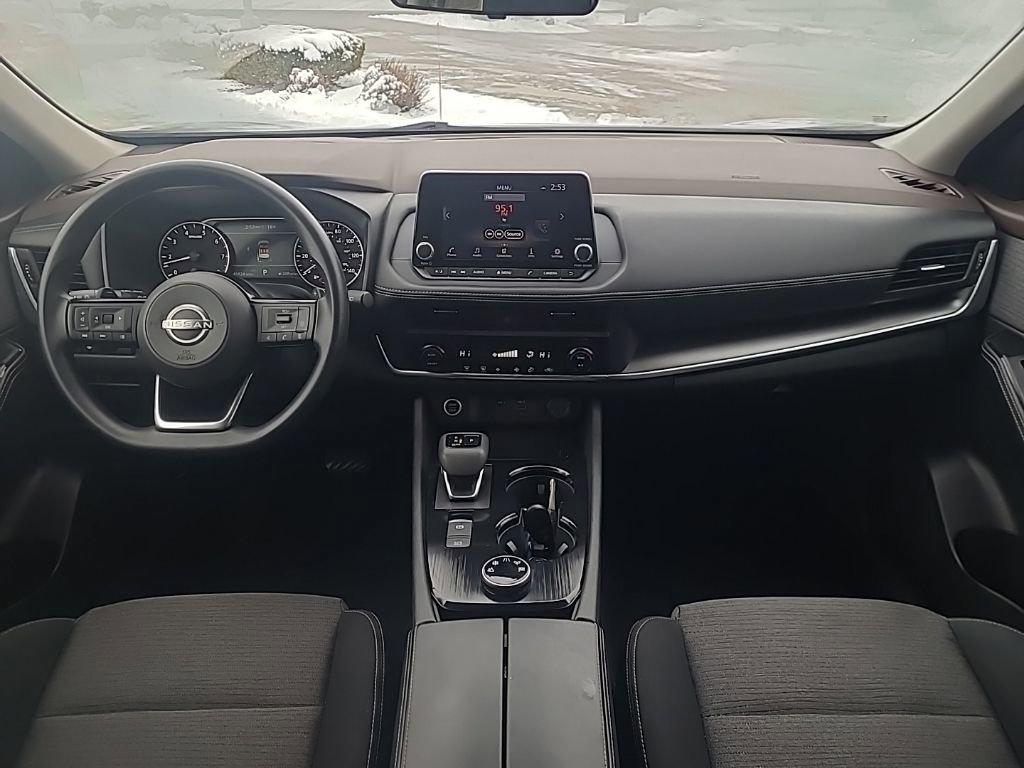 Used 2023 Nissan Rogue SV image 13