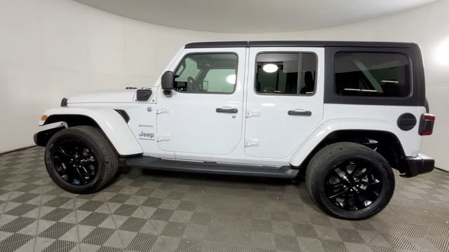 Used 2023 Jeep Wrangler Unlimited Sahara w/ Cold Weather Group AWD/4WD image 9