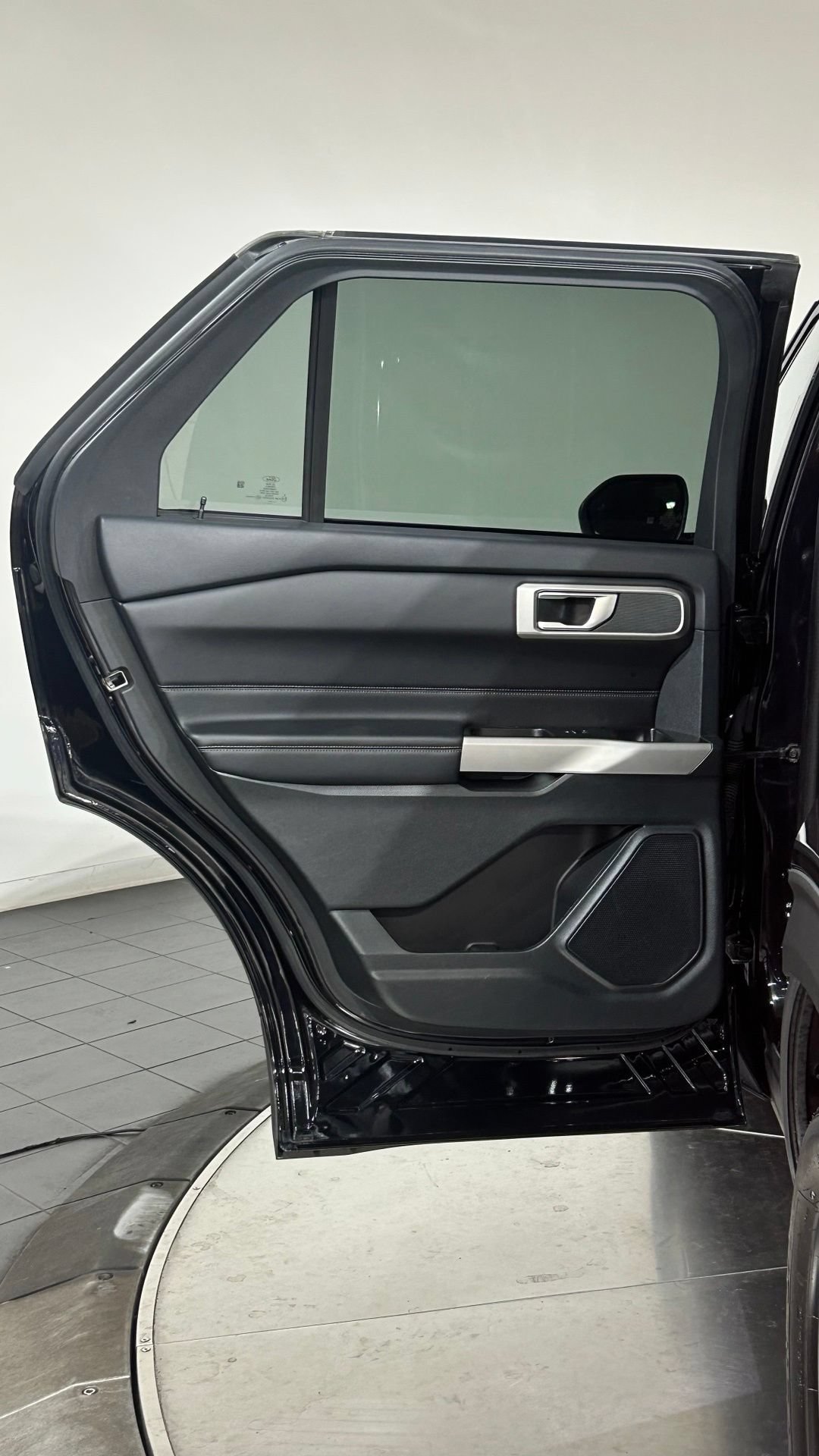 Used 2023 Ford Explorer XLT w/ Equipment Group 202A AWD/4WD image 52