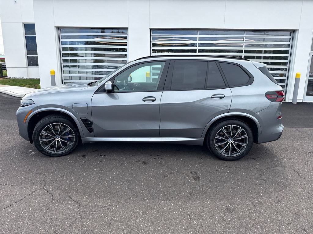 Certified 2024 BMW X5 xDrive50e w/ Executive Package AWD/4WD image 2