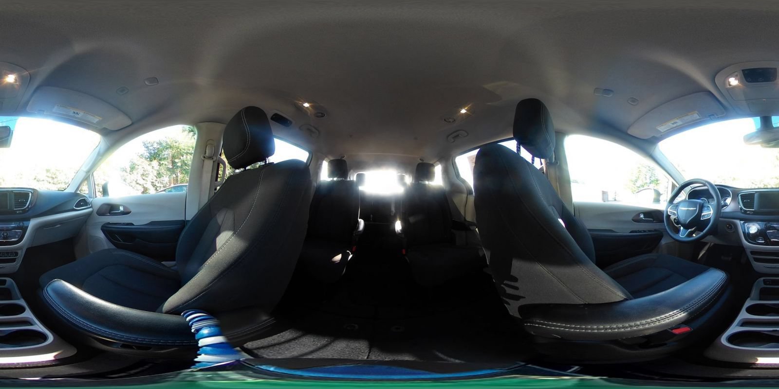 Used 2024 Chrysler Voyager LX FWD image 44