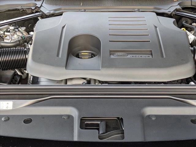 New 2024 Land Rover Discovery Dynamic SE image 16