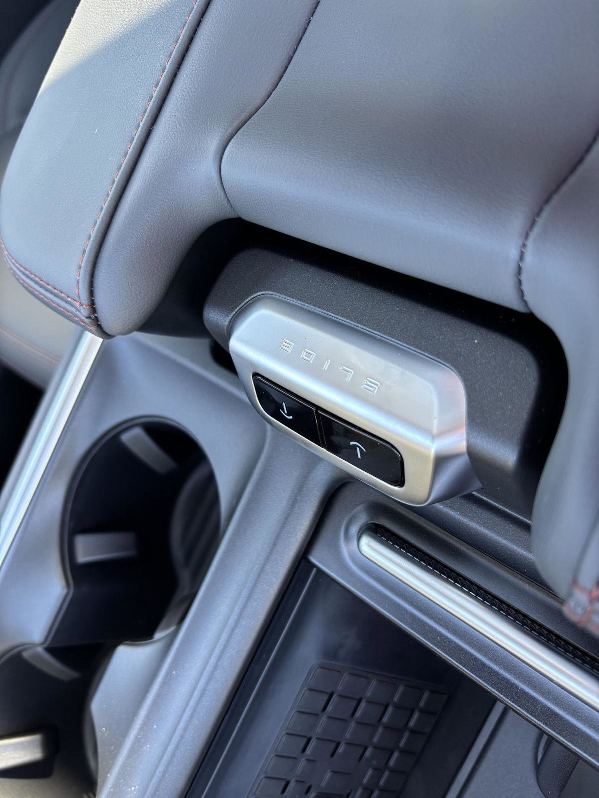 New 2025 Ford Expedition Active image 25
