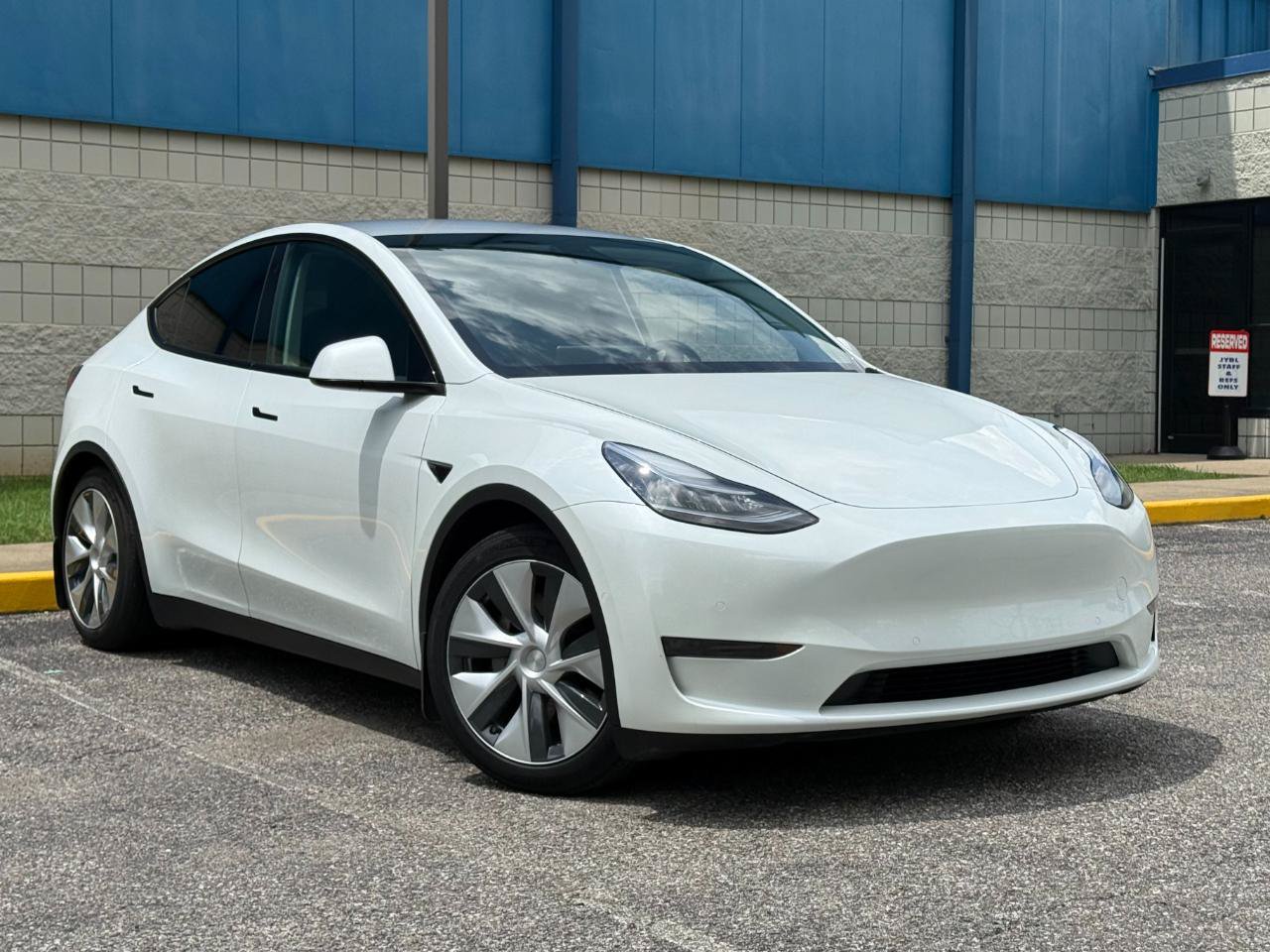 Used 2021 Tesla Model Y Long Range AWD/4WD image 3