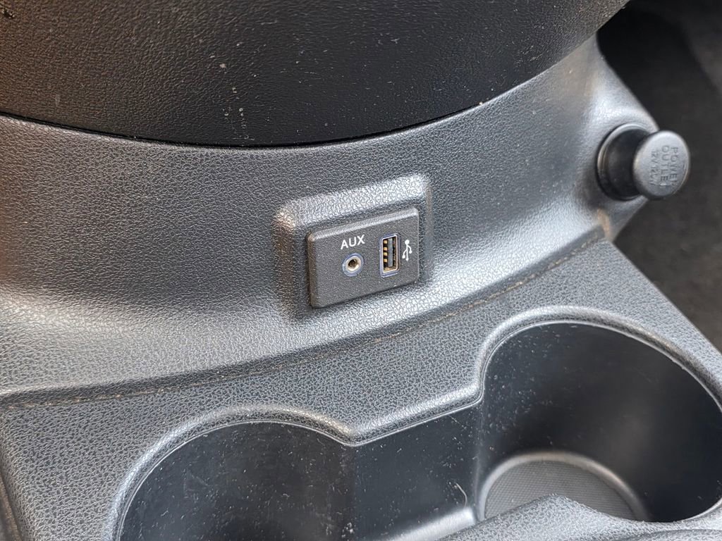 Used 2019 Nissan Versa SV FWD image 29