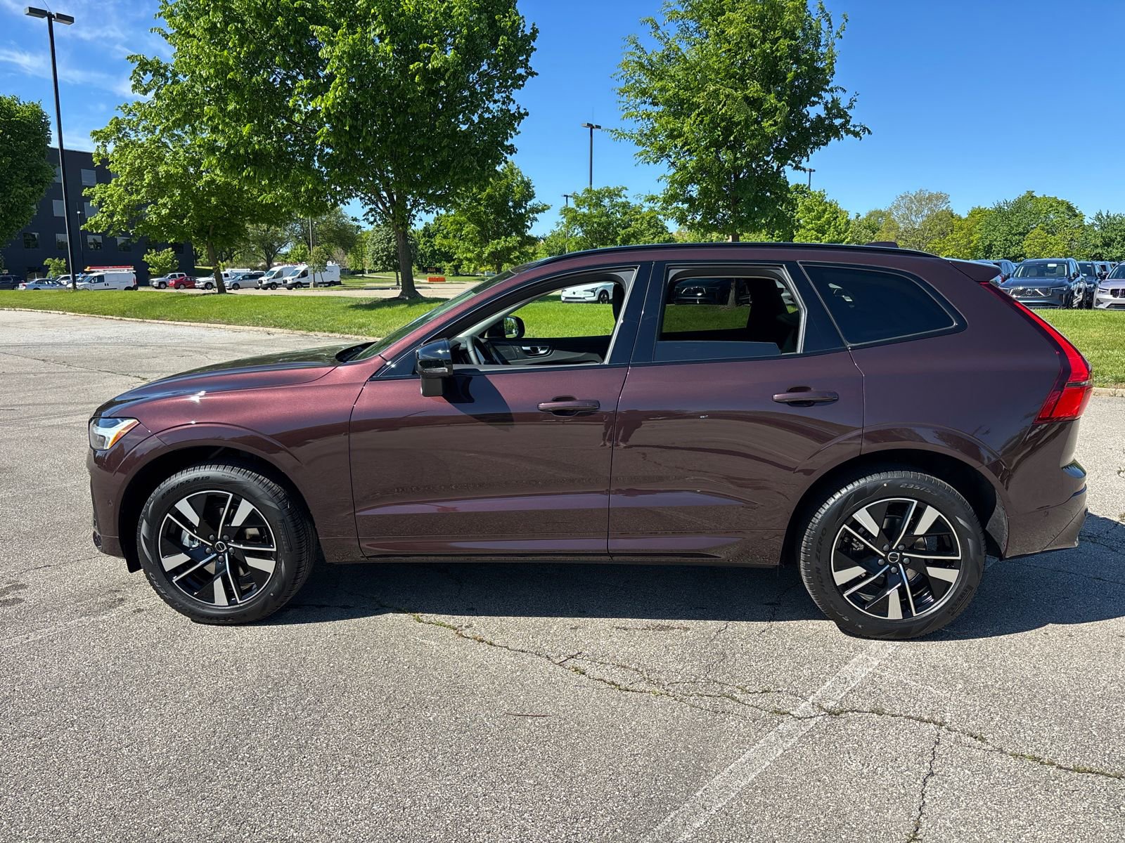 New 2026 Volvo XC60 B5 Plus w/ Protection Package Premier AWD/4WD image 8