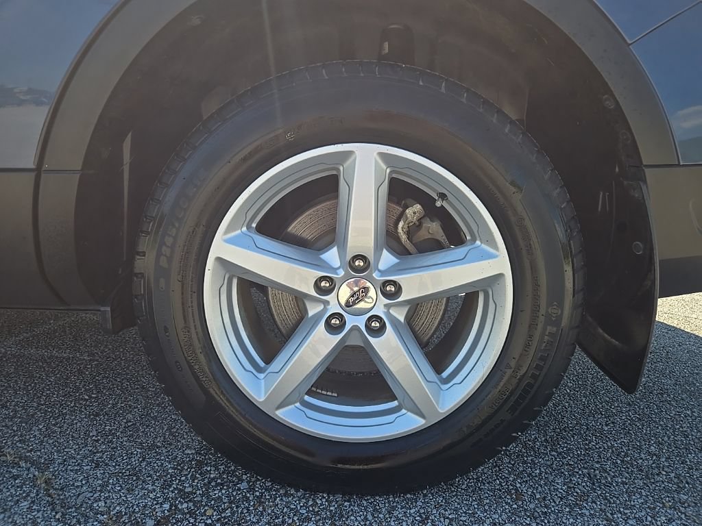 Used 2019 Ford Explorer XLT FWD image 28