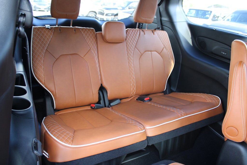 New 2026 Chrysler Pacifica Pinnacle image 31