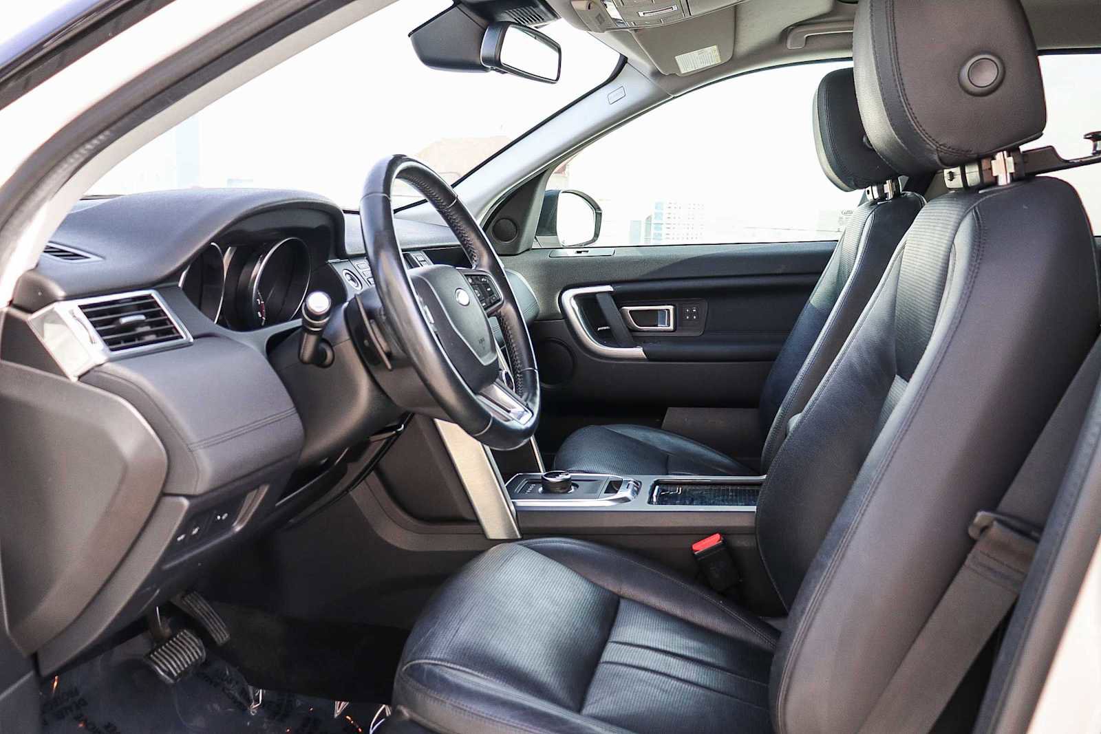 Used 2018 Land Rover Discovery Sport HSE image 18