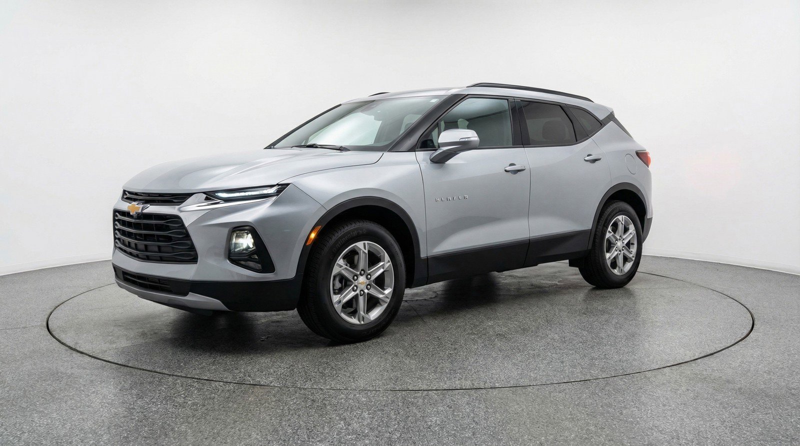 Used 2025 Chevrolet Blazer LT image 3