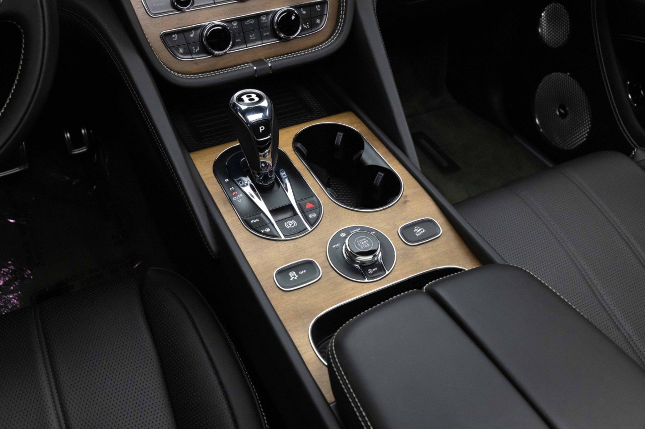 Used 2023 Bentley Bentayga Extended Wheelbase AWD/4WD image 20