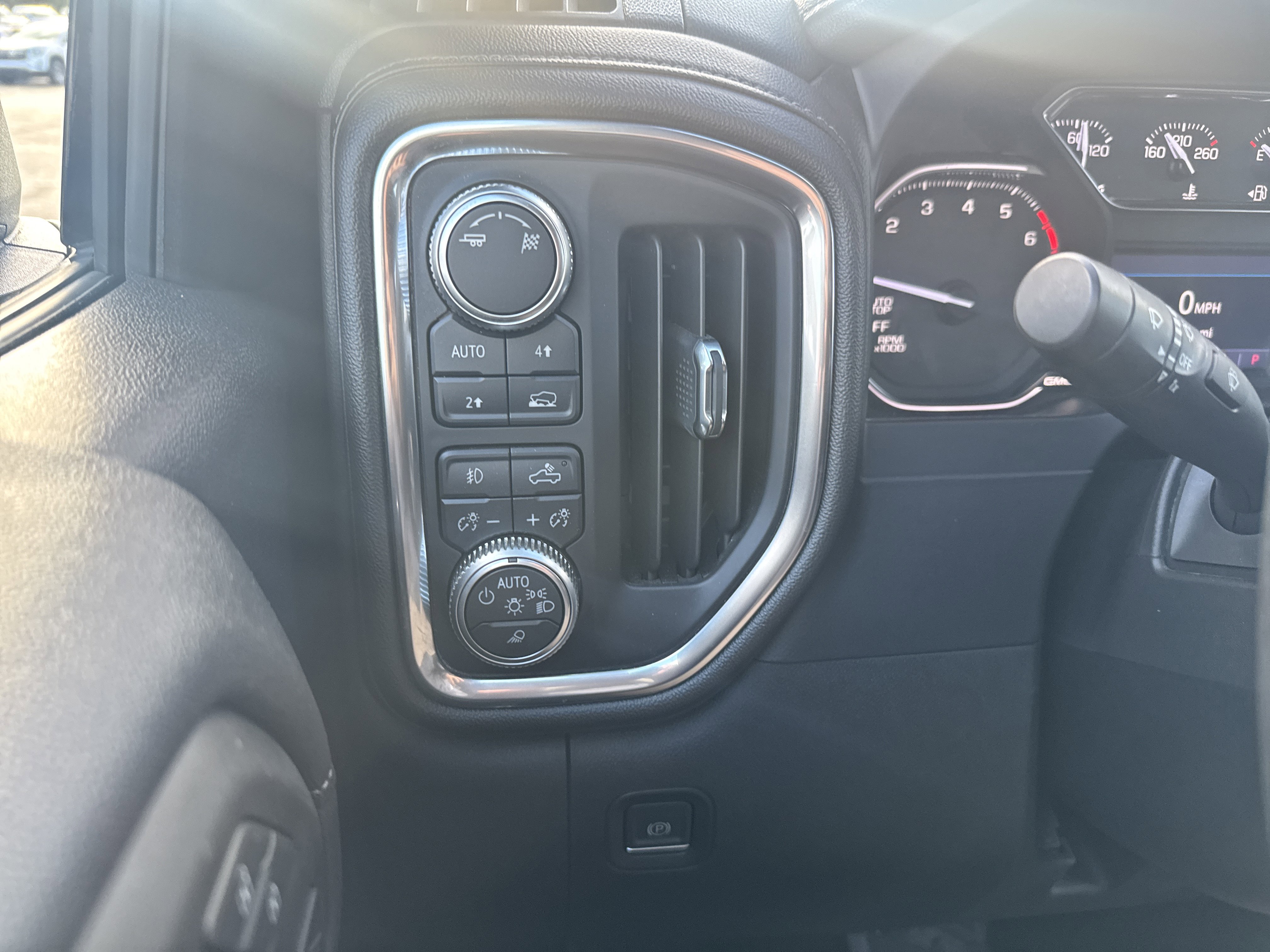 Used 2019 GMC Sierra 1500 SLT w/ SLT Premium Package image 29