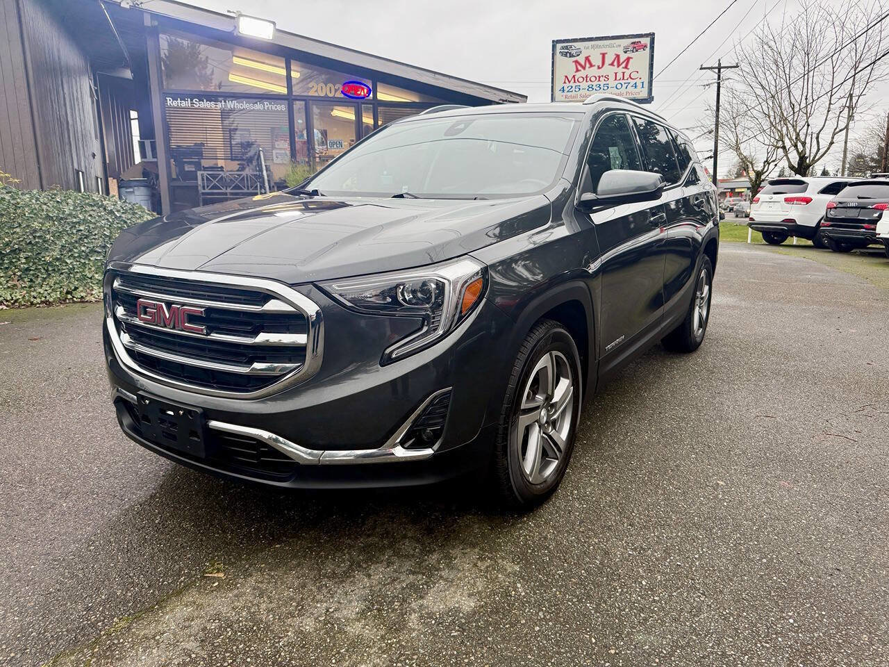 Used 2020 GMC Terrain SLT w/ Preferred Package image 2