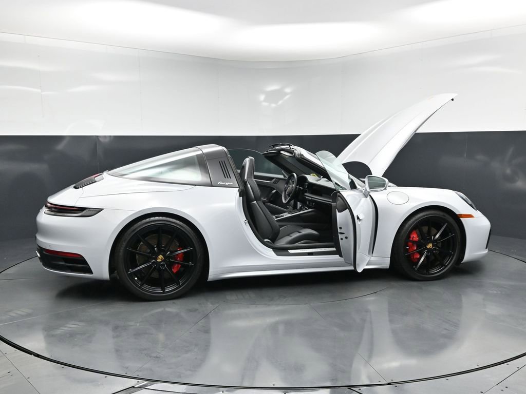 Used 2024 Porsche 911 Targa 4S AWD/4WD image 31