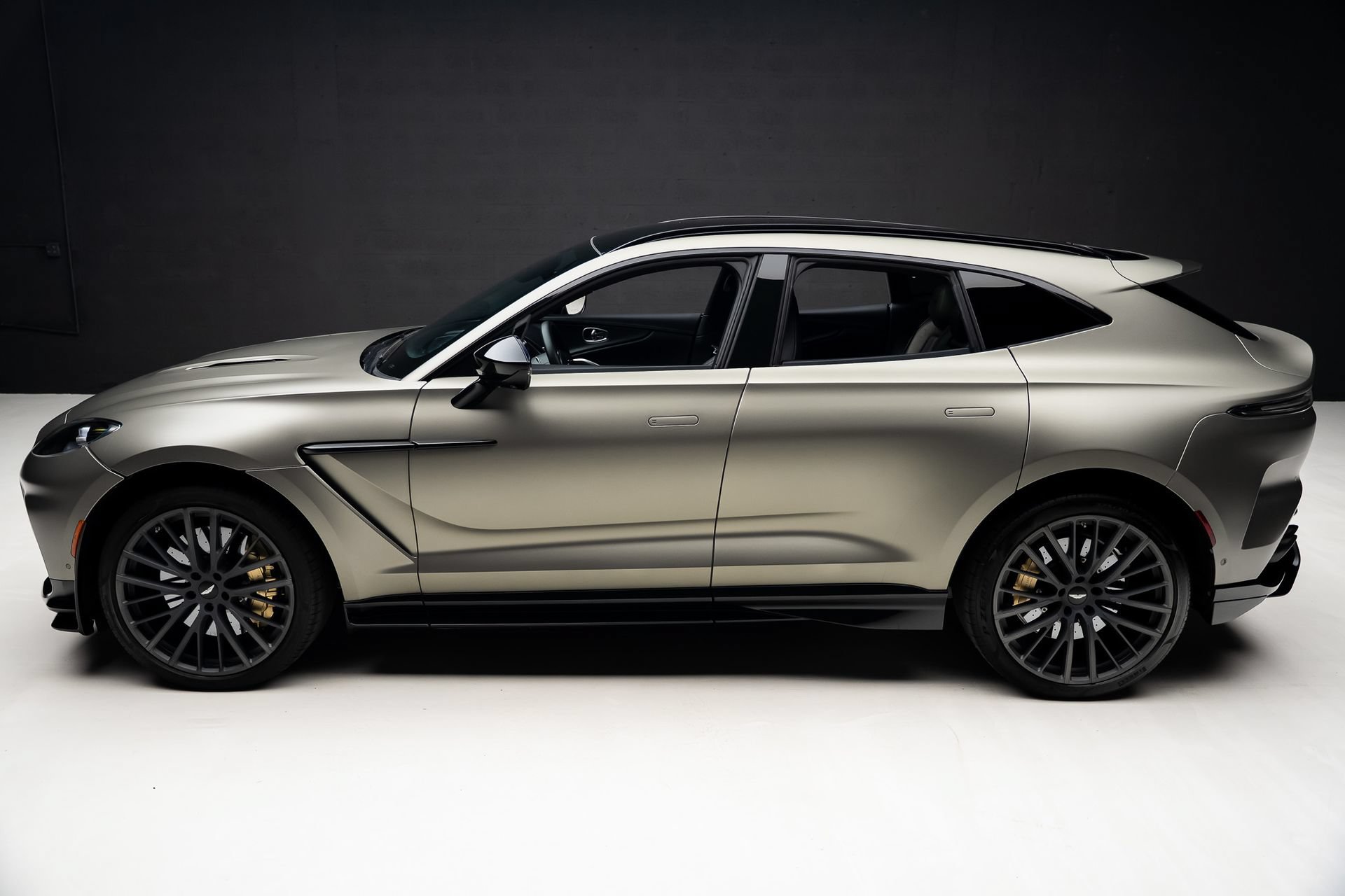 Used 2023 Aston Martin DBX 707 AWD/4WD image 16