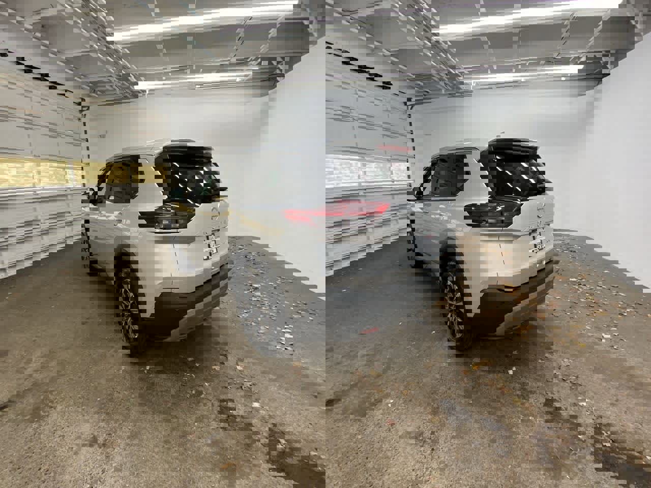 Used 2023 Nissan Rogue SV image 4