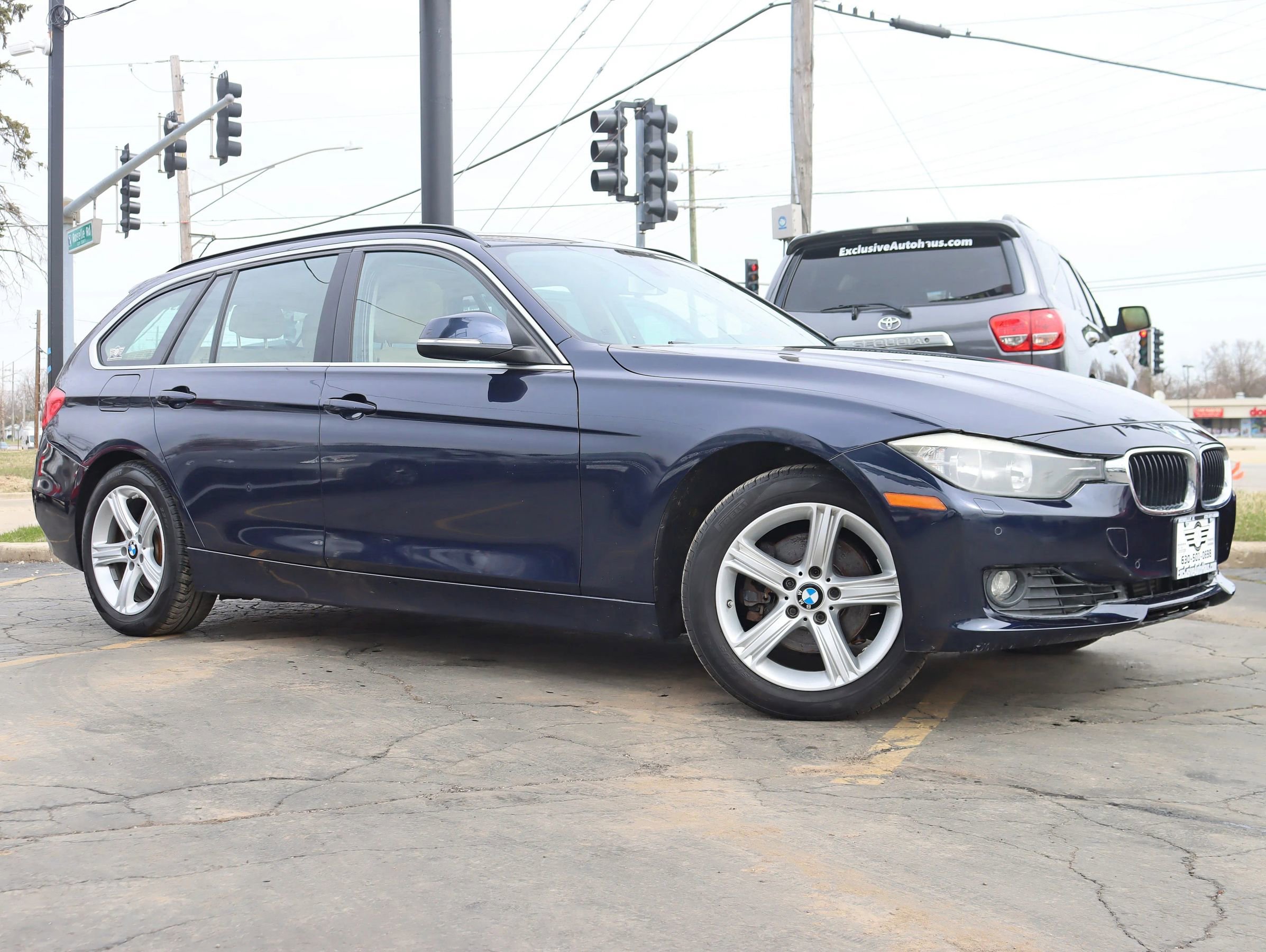Used 2015 BMW 328i xDrive Wagon AWD/4WD image 2